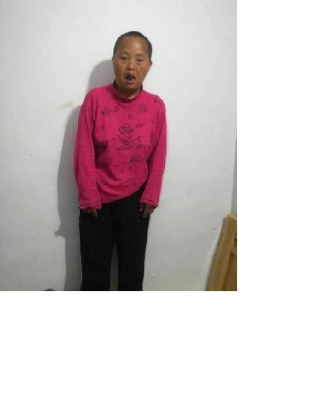 流浪人员无名女照片，让爱回家