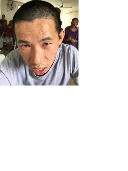 流浪人员助张严力照片，让爱回家