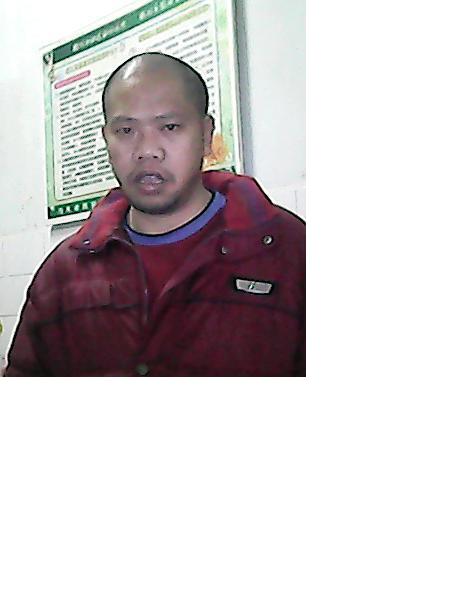 流浪人员警男110727A照片，让爱回家