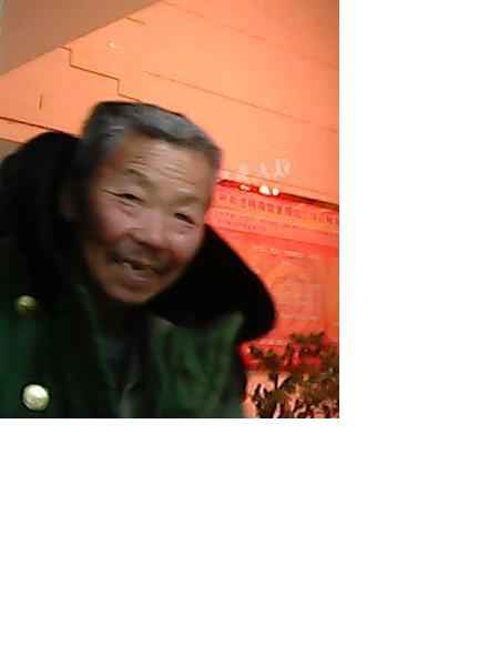 流浪人员巴图照片，让爱回家