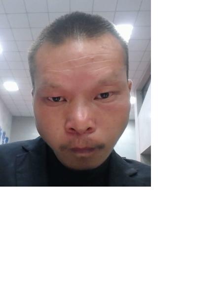 流浪人员小许照片，让爱回家