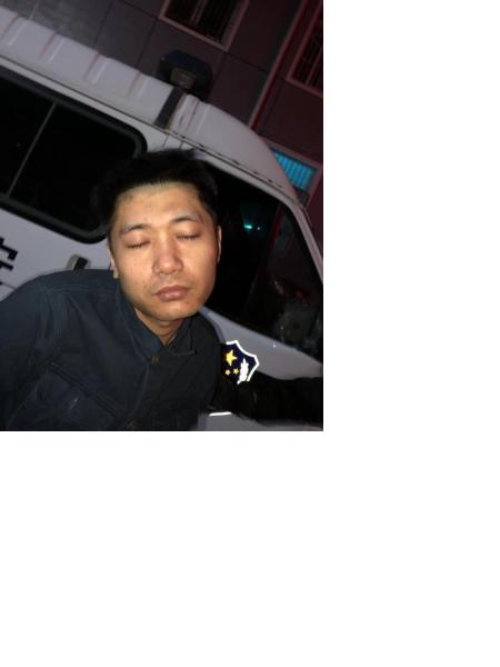 流浪人员邓泽照片，让爱回家