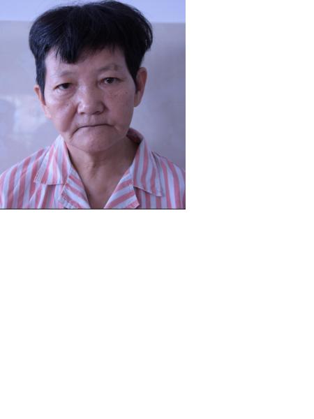 流浪人员助一女照片，让爱回家