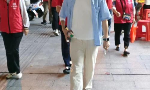 于都长征源让爱回家志愿者协会联合于都县民政救助工作人员开展夜间巡逻活动