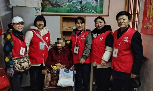 志愿红暖寒冬 爱心传温情——南昌让爱回家志愿者协会走访慰问困难群体