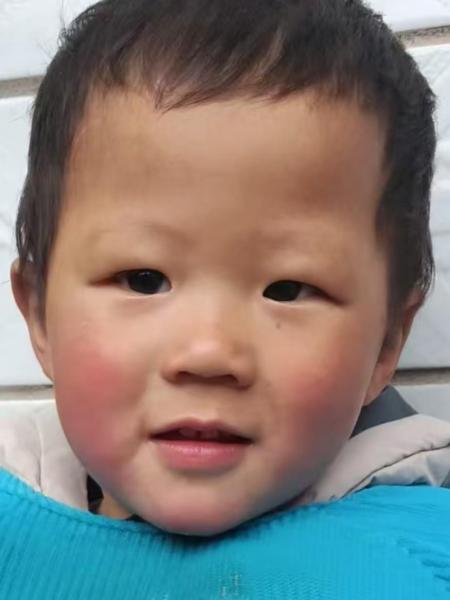 失踪人员李康康照片，让爱回家