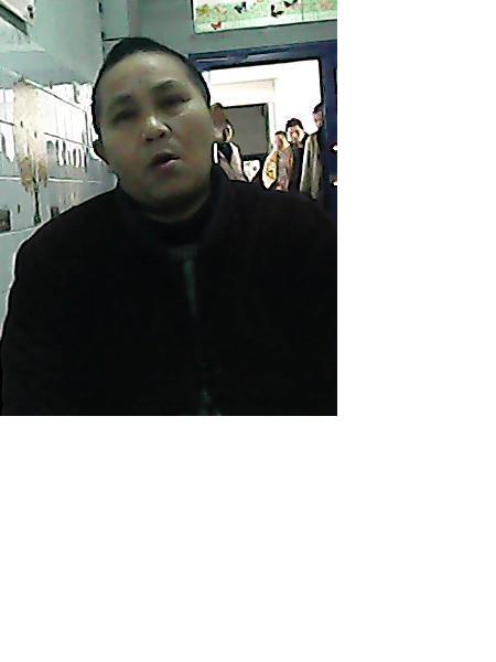 流浪人员救助女141230照片，让爱回家