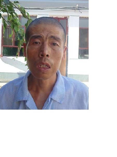 流浪人员贺冠雄（救助男）照片，让爱回家