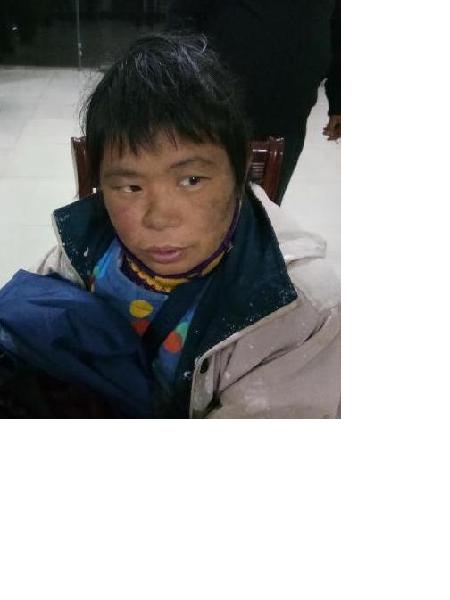 流浪人员白171215照片，让爱回家