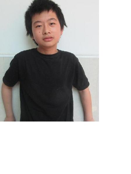 流浪人员无名男孩照片，让爱回家