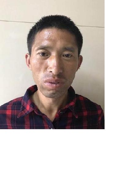 流浪人员警男190425照片，让爱回家