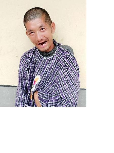 流浪人员孙善红照片，让爱回家