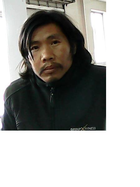 流浪人员救助男180407照片，让爱回家