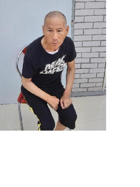 流浪人员刘益峰照片，让爱回家