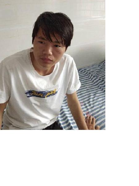 流浪人员袁志明照片，让爱回家