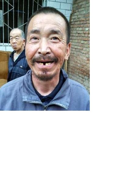 流浪人员吕建军照片，让爱回家