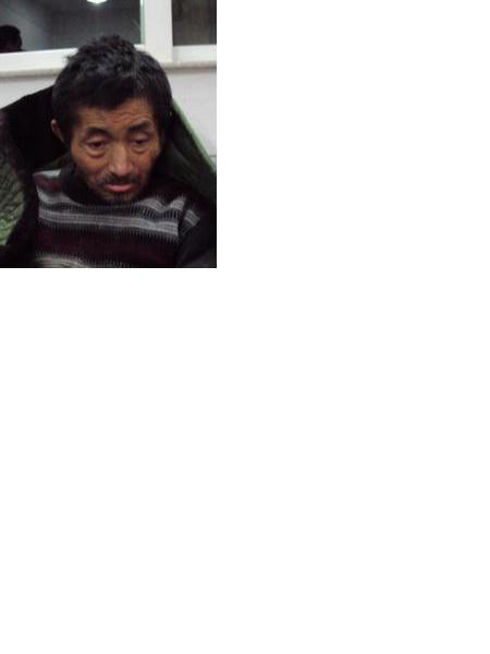 流浪人员陈思运照片，让爱回家