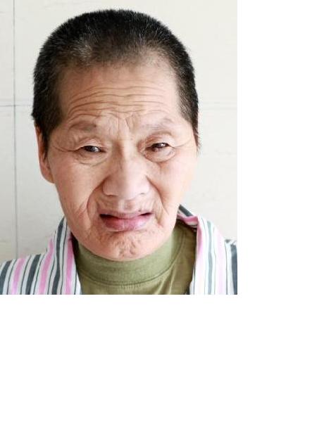 流浪人员崔红梅照片，让爱回家