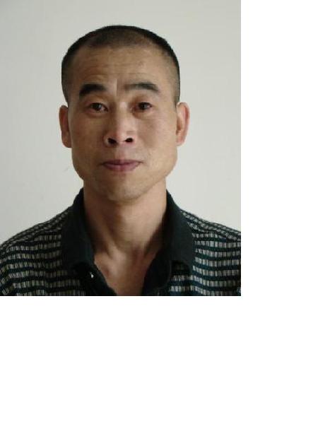 流浪人员杨昌在照片，让爱回家