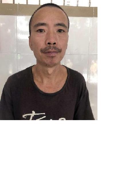 流浪人员岳庭达照片，让爱回家