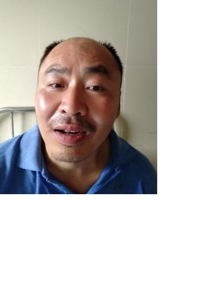 流浪人员警男20190420照片，让爱回家