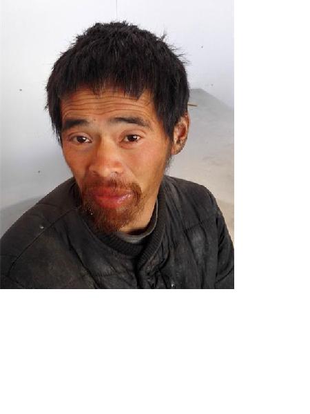 流浪人员刘德汉照片，让爱回家