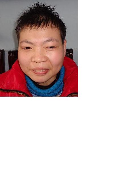 流浪人员岳嘉欣照片，让爱回家