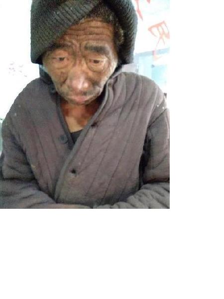 流浪人员冯家辉照片，让爱回家