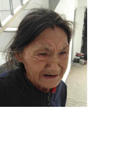 流浪人员无名女照片，让爱回家