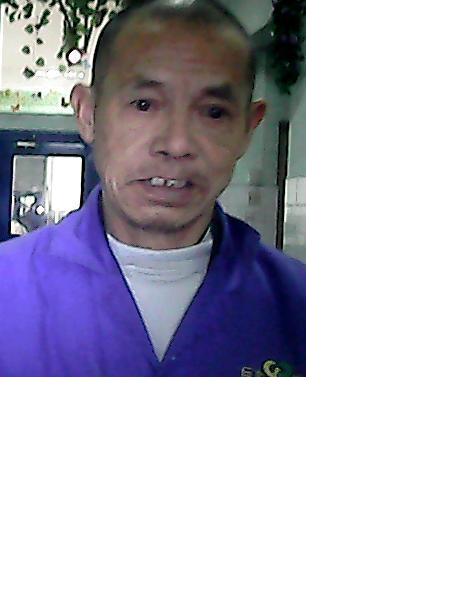 流浪人员救助男李文新照片，让爱回家