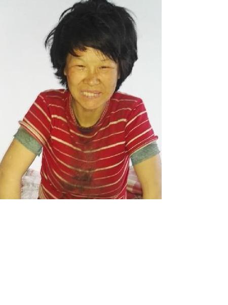 流浪人员无名女照片，让爱回家