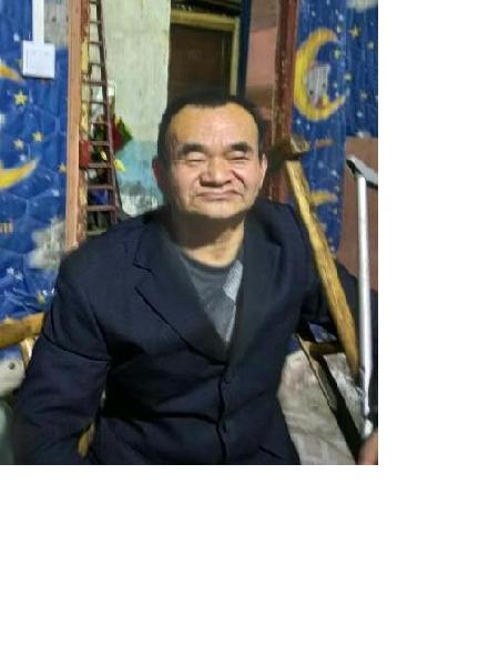 流浪人员刘小兵照片，让爱回家