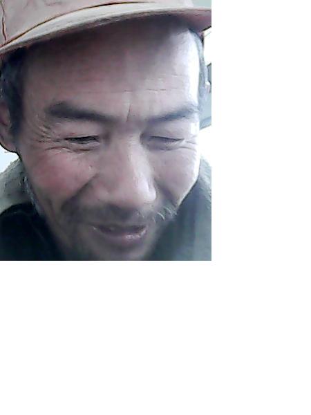 流浪人员王安富照片，让爱回家