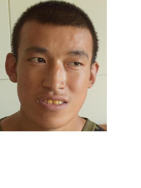 流浪人员杨辉照片，让爱回家
