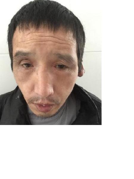 流浪人员杨名照片，让爱回家