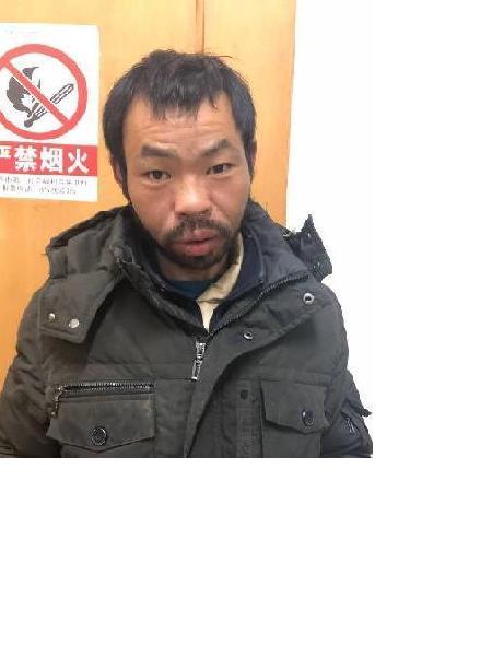 流浪人员陈达亮照片，让爱回家