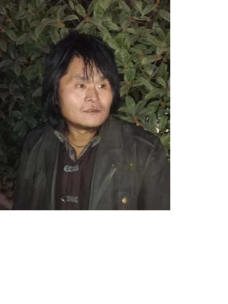 流浪人员闫先忍照片，让爱回家