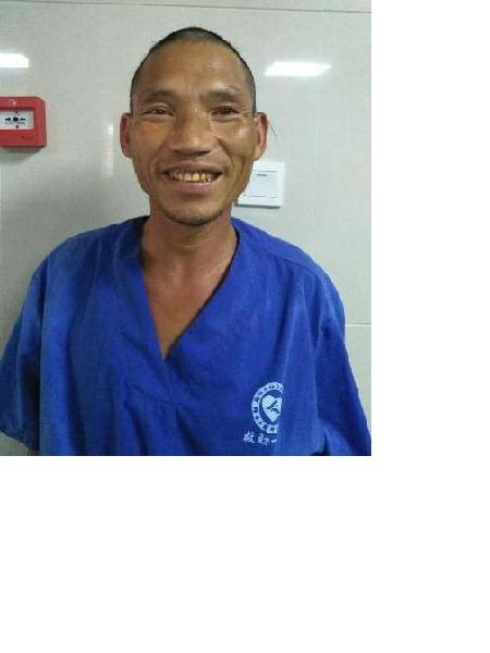 流浪人员救助男170527C照片，让爱回家