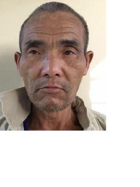 流浪人员警男171105A照片，让爱回家