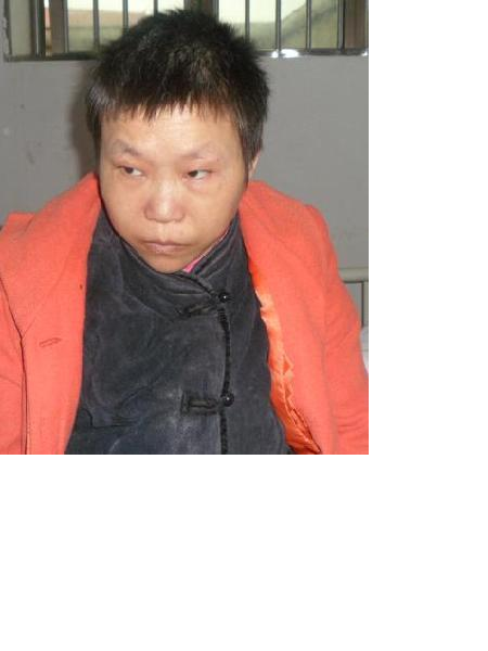 流浪人员明丽照片，让爱回家