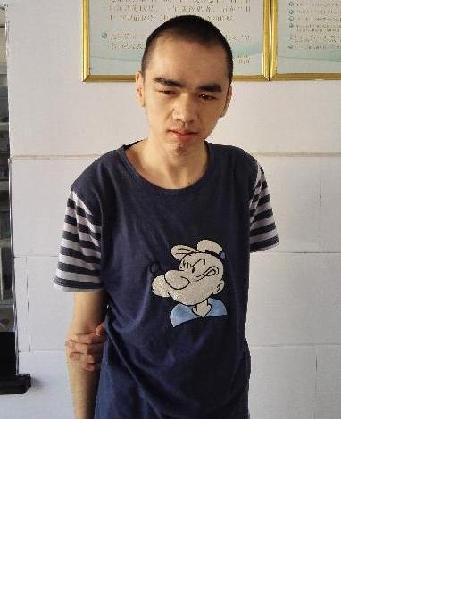 流浪人员刘益伟照片，让爱回家
