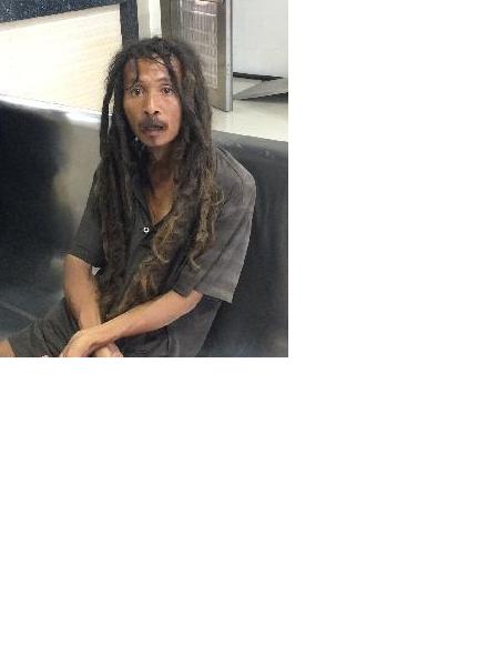流浪人员刘香雷照片，让爱回家