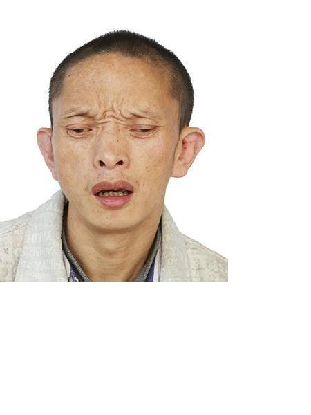 流浪人员杨晓峰照片，让爱回家