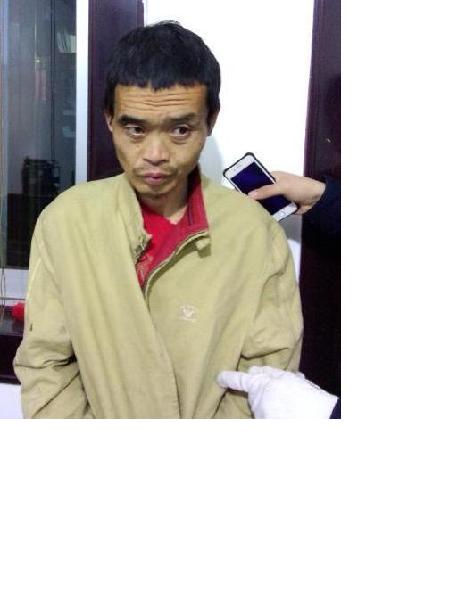 流浪人员闽男通照片，让爱回家