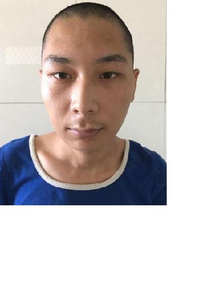 流浪人员坎红伟照片，让爱回家