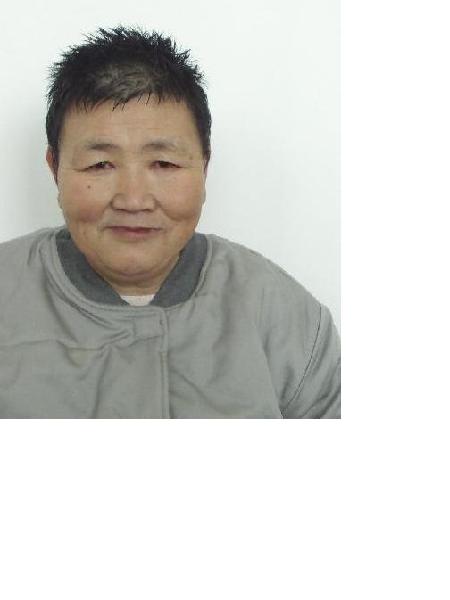 流浪人员荣梅照片，让爱回家