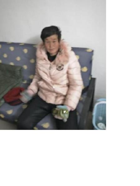 流浪人员张素霞照片，让爱回家