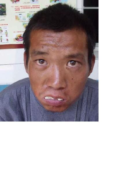 流浪人员康成林照片，让爱回家