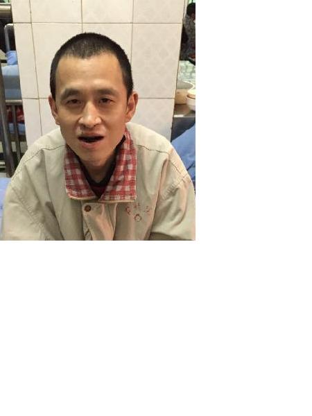 流浪人员刘定伟照片，让爱回家