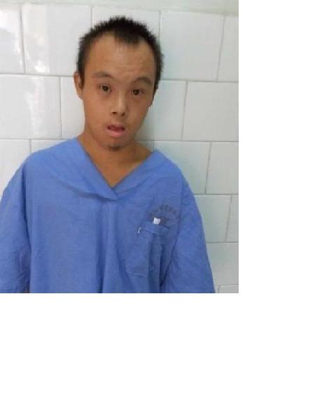 流浪人员警男160705A照片，让爱回家